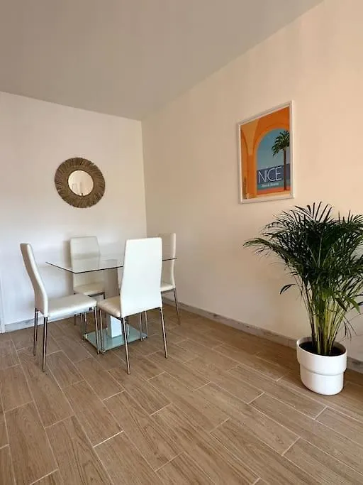 Superbe Appartement Neuf - 5Min Beach Walk Ницца
